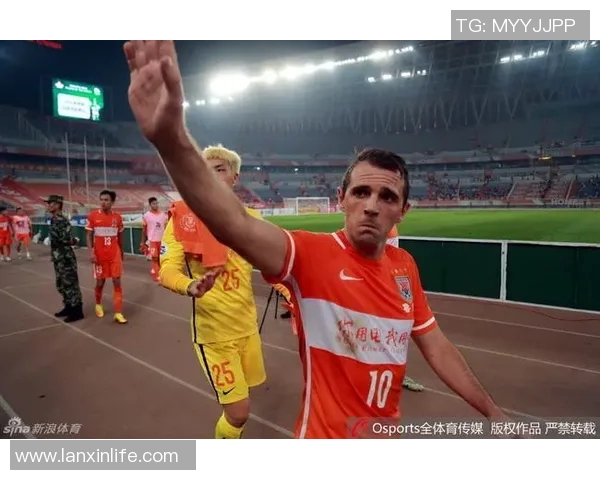 足球明星小贝是否重返绿茵场引发球迷热议与期待